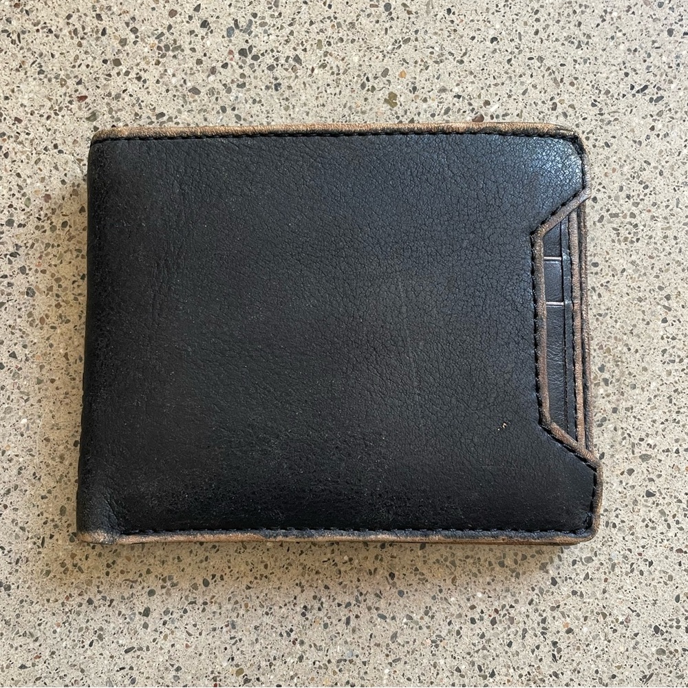 Fossil Men’s Black Leather Wallet With Removable Card Holder